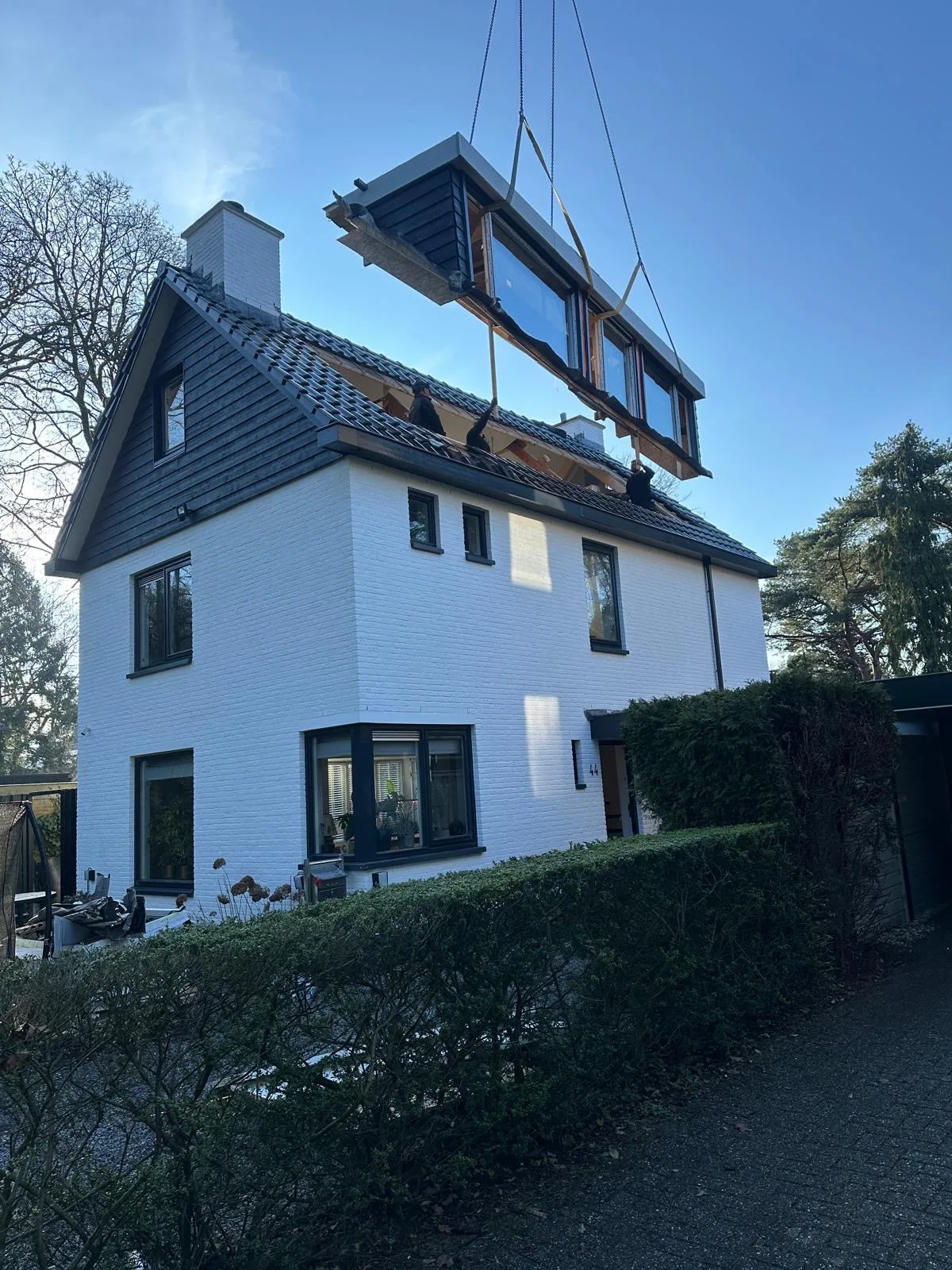 Dakkapel wordt gehesen in Den Dolder