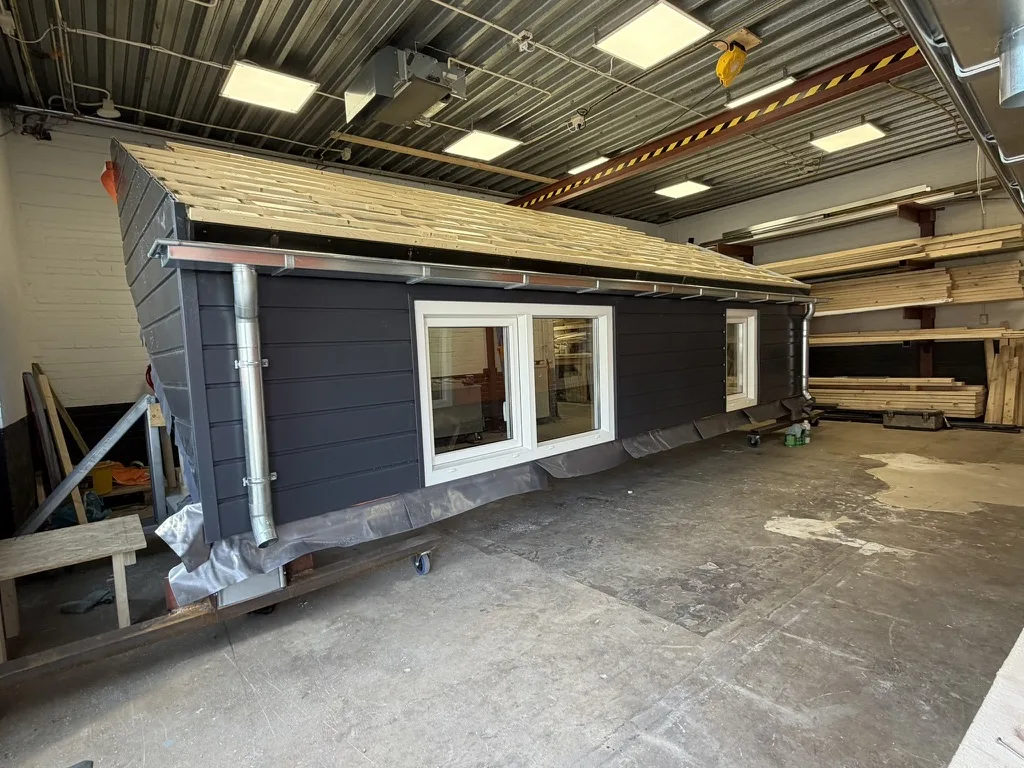 Complete prefab dakkapel op de bok in onze productiehal in De Bilt
